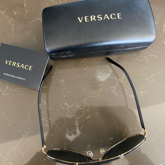 Versace Men’s Sunglasses - Picture 7 of 7